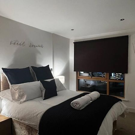 Leeds Clarence Dock 2 Bedroom Apt Екстериор снимка