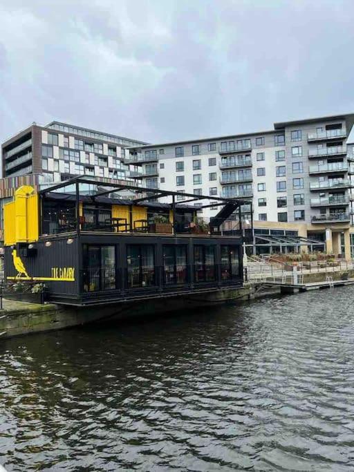 Leeds Clarence Dock 2 Bedroom Apt Екстериор снимка