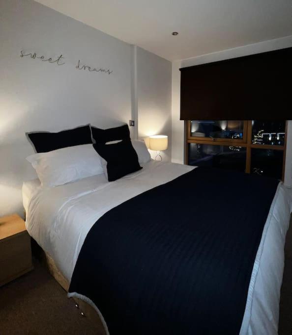 Leeds Clarence Dock 2 Bedroom Apt Екстериор снимка
