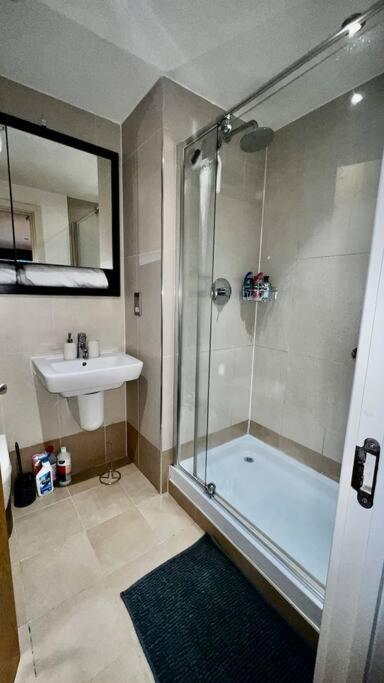 Leeds Clarence Dock 2 Bedroom Apt Екстериор снимка