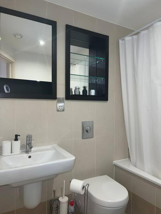 Leeds Clarence Dock 2 Bedroom Apt Екстериор снимка